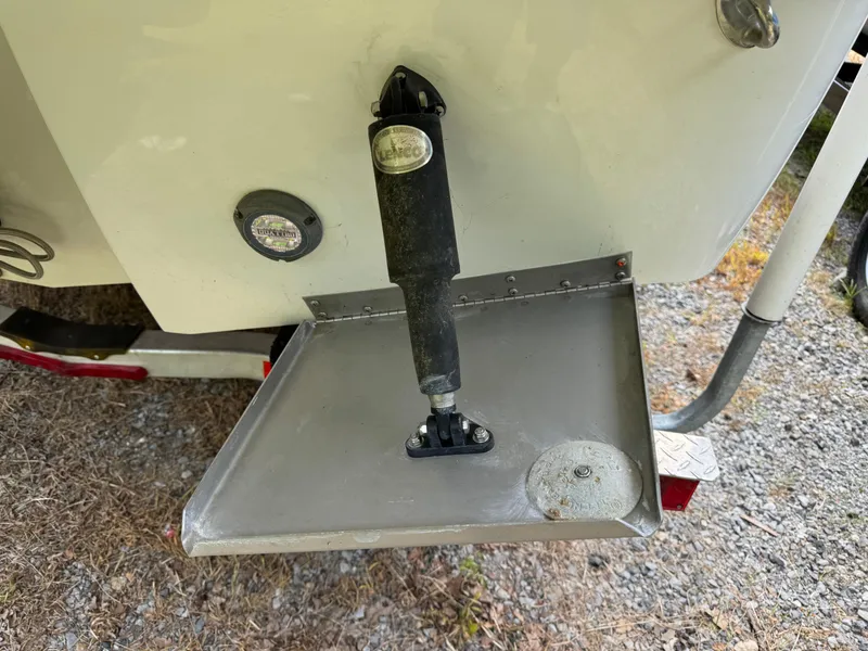 Slide: The Image of Monterey 295 Sport Yacht 2020 - 22