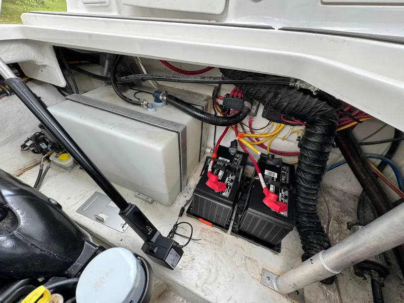 Slide: The Image of Monterey 295 Sport Yacht 2020 - 43