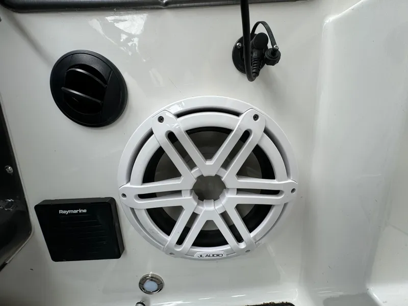 Slide: The Image of Monterey 295 Sport Yacht 2020 - 52