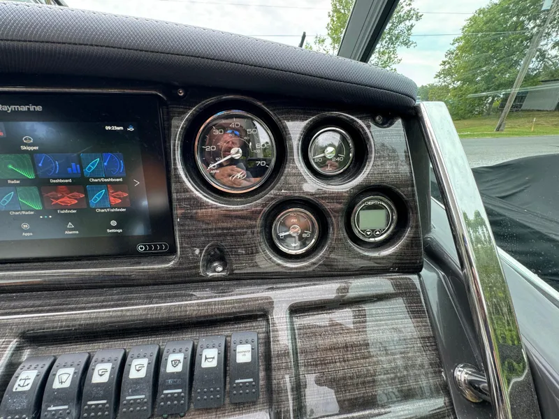 Slide: The Image of Monterey 295 Sport Yacht 2020 - 57