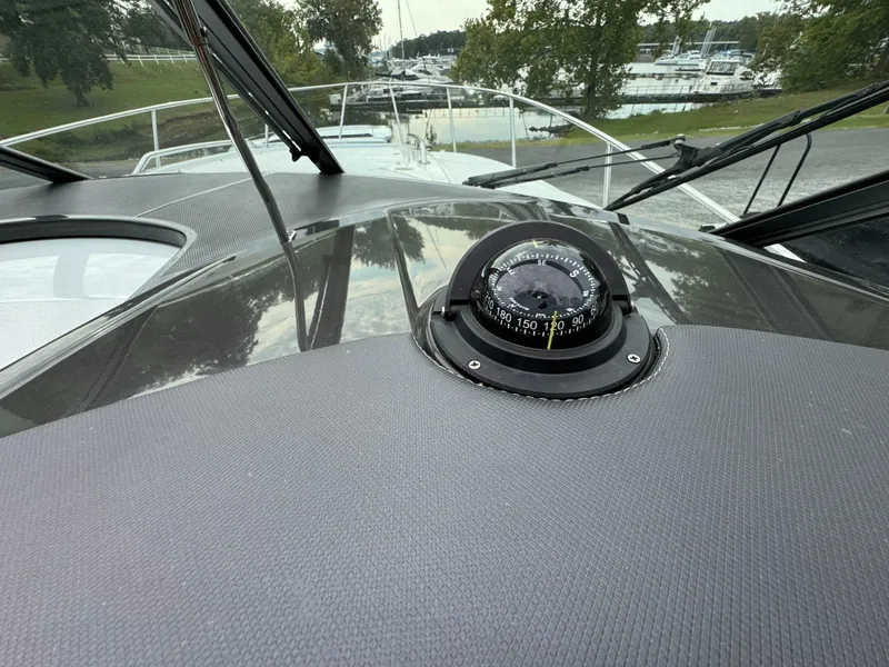 Slide: The Image of Monterey 295 Sport Yacht 2020 - 59