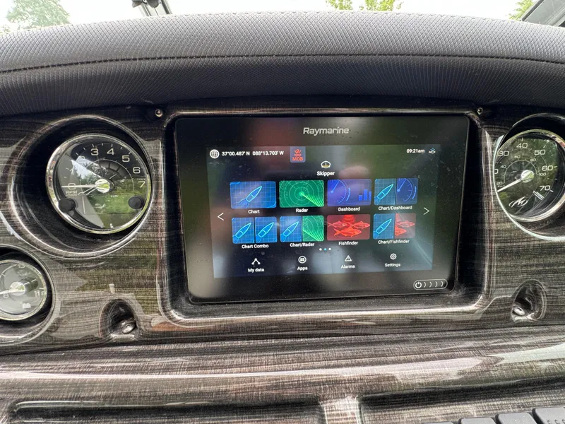 Slide: The Image of Monterey 295 Sport Yacht 2020 - 61