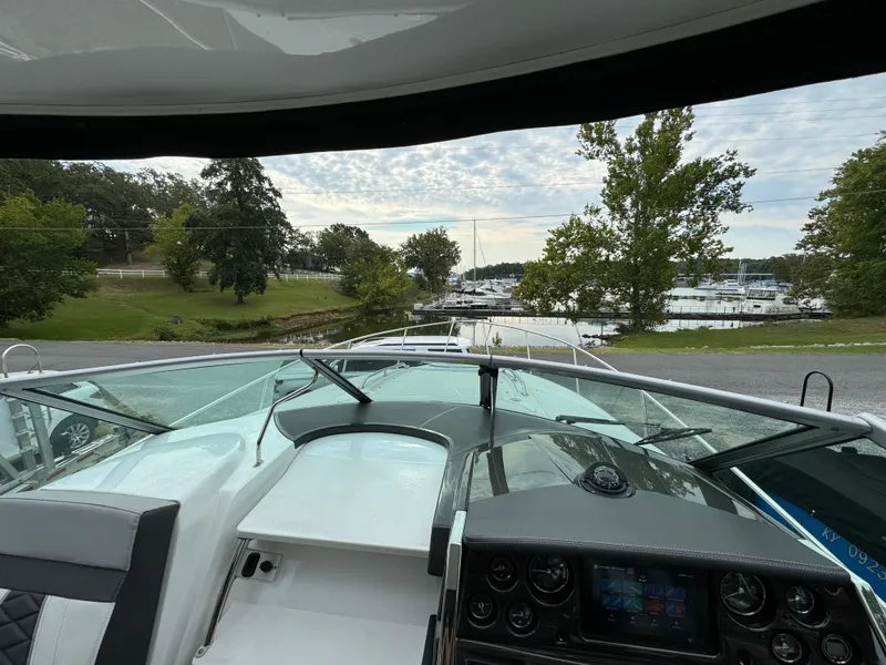 Slide: The Image of Monterey 295 Sport Yacht 2020 - 63