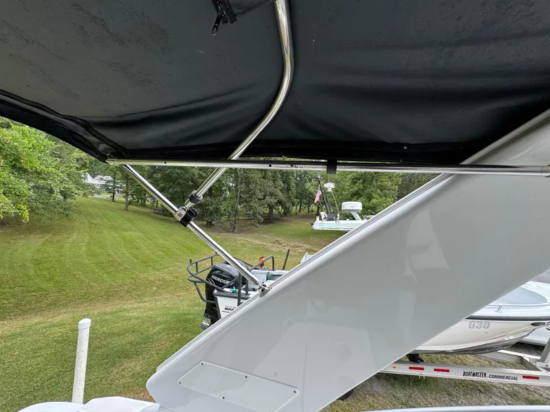 Slide: The Image of Monterey 295 Sport Yacht 2020 - 73