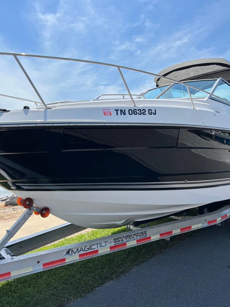 Slide: The Image of Monterey 295 Sport Yacht 2020 - 8