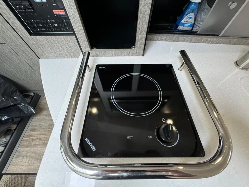 Slide: The Image of Monterey 295 Sport Yacht 2020 - 81