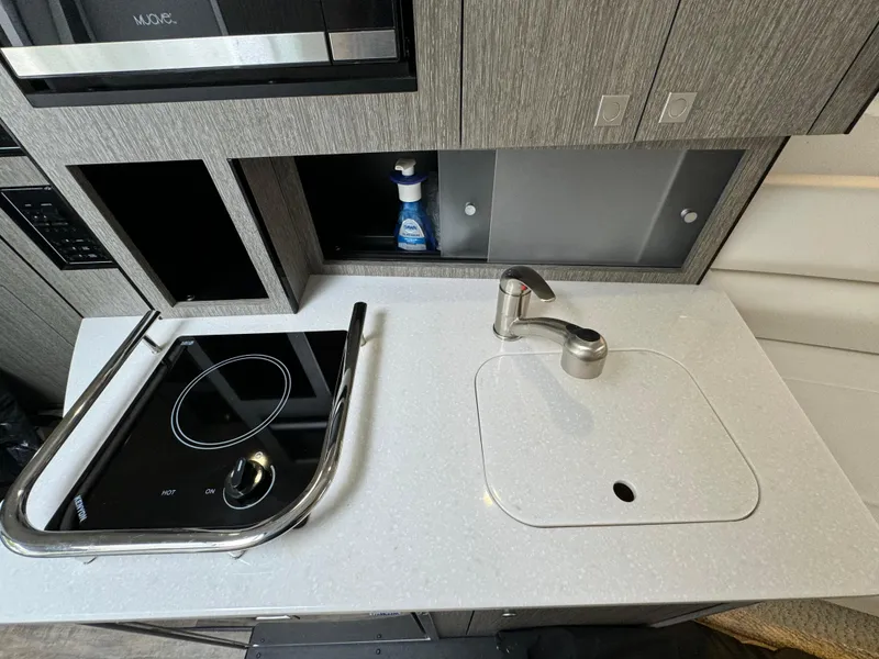 Slide: The Image of Monterey 295 Sport Yacht 2020 - 83