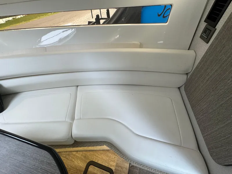 Slide: The Image of Monterey 295 Sport Yacht 2020 - 86