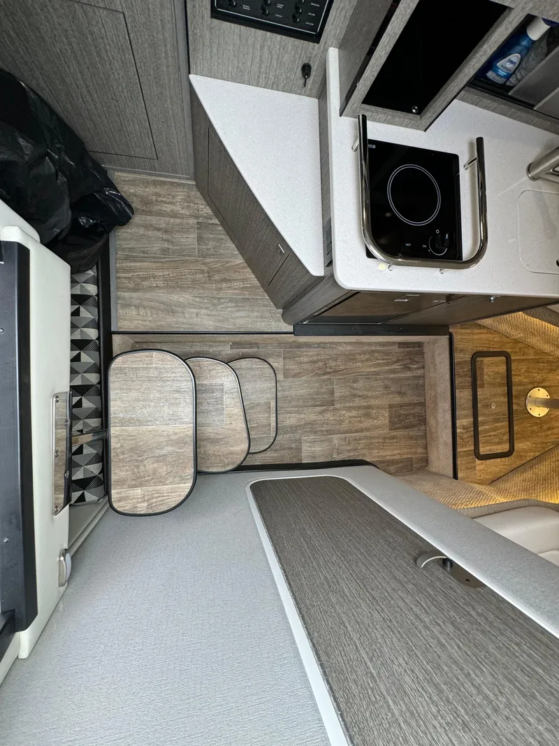 Slide: The Image of Monterey 295 Sport Yacht 2020 - 91