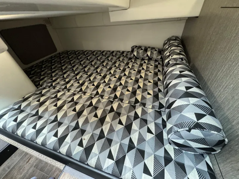 Slide: The Image of Monterey 295 Sport Yacht 2020 - 92