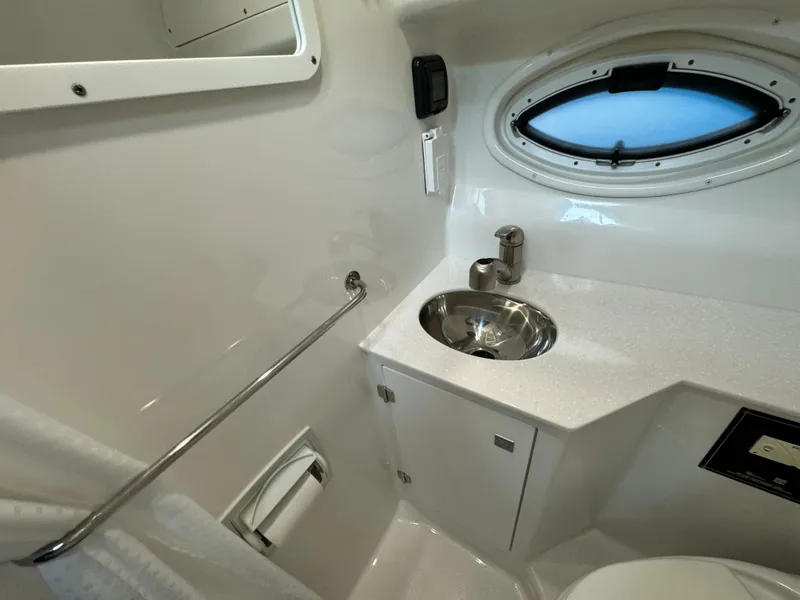 Slide: The Image of Monterey 295 Sport Yacht 2020 - 97