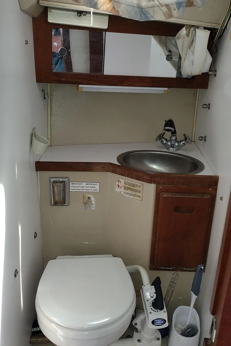 Slide: The Image of Catalina 27 1989 - 17