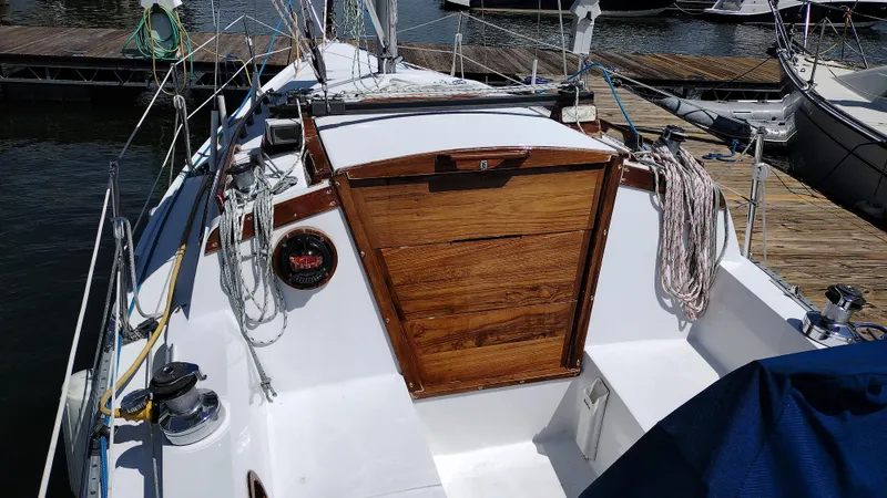 Slide: The Image of Catalina 27 1989 - 9