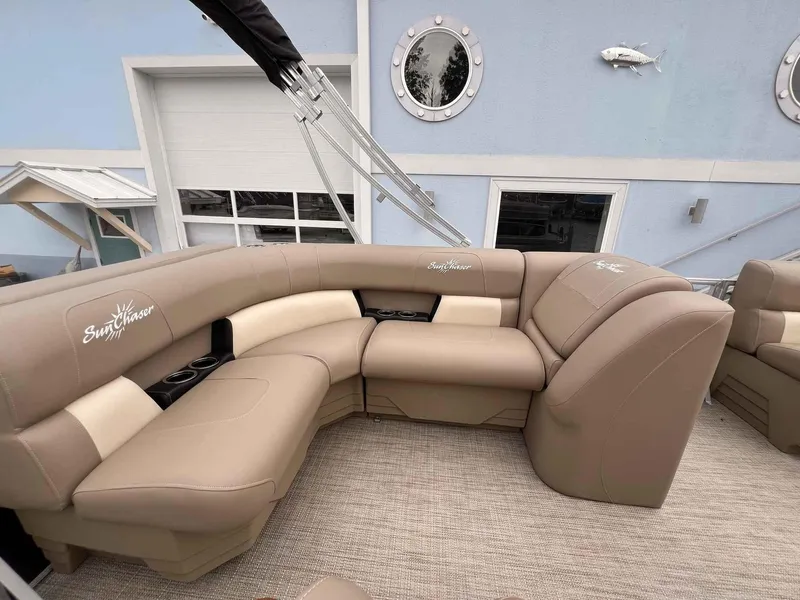 Slide: The Image of SunChaser Vista 20 CRB 2025 - 10