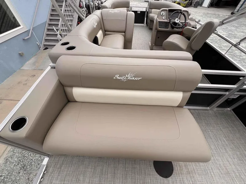 Slide: The Image of SunChaser Vista 20 CRB 2025 - 12