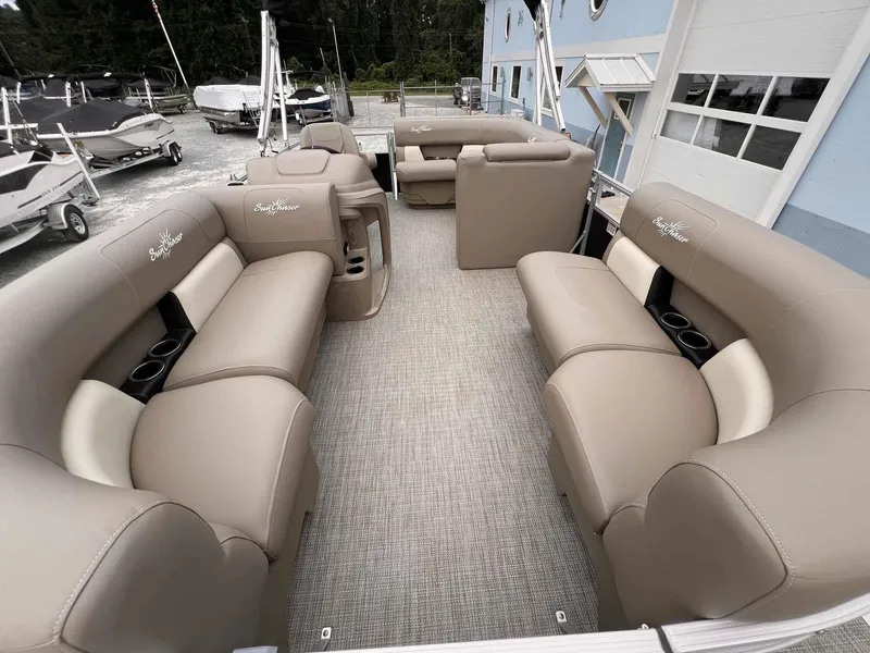 Slide: The Image of SunChaser Vista 20 CRB 2025 - 5