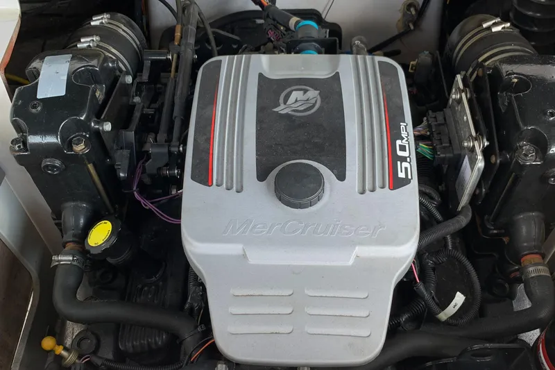 Slide: The Image of Four Winns H210 2010 - 7