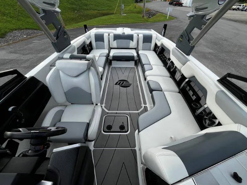 Slide: The Image of Malibu 25 LSV 2020 - 56