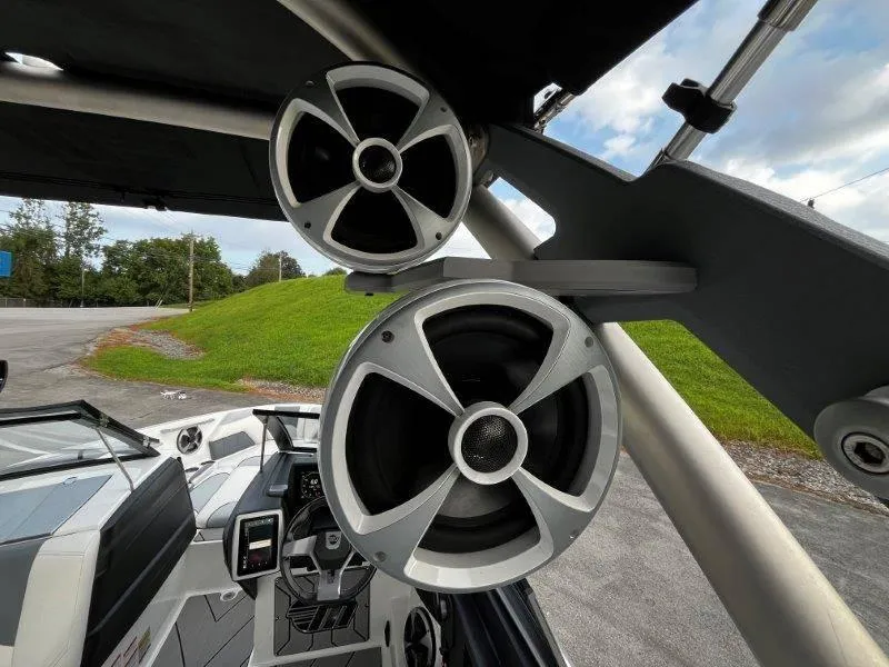 Slide: The Image of Malibu 25 LSV 2020 - 68