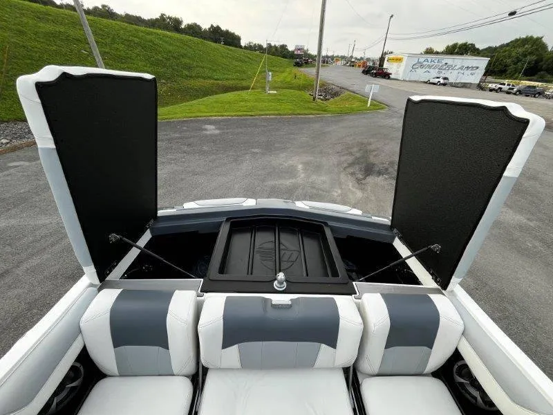 Slide: The Image of Malibu 25 LSV 2020 - 76