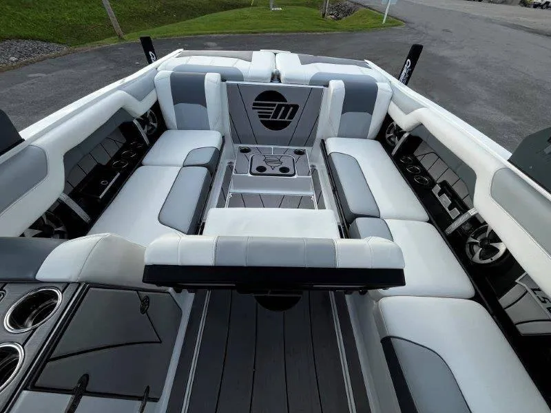 Slide: The Image of Malibu 25 LSV 2020 - 77