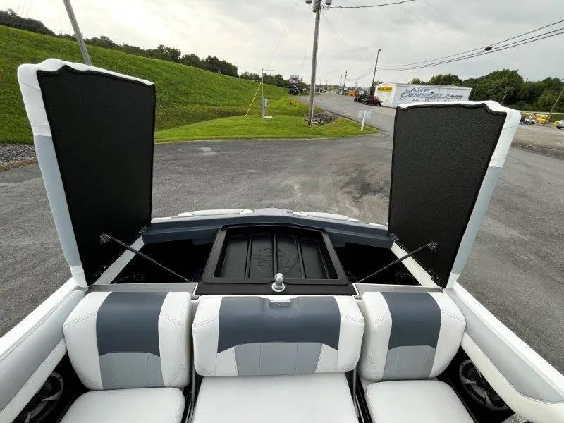 Slide: The Image of Malibu 25 LSV 2020 - 82