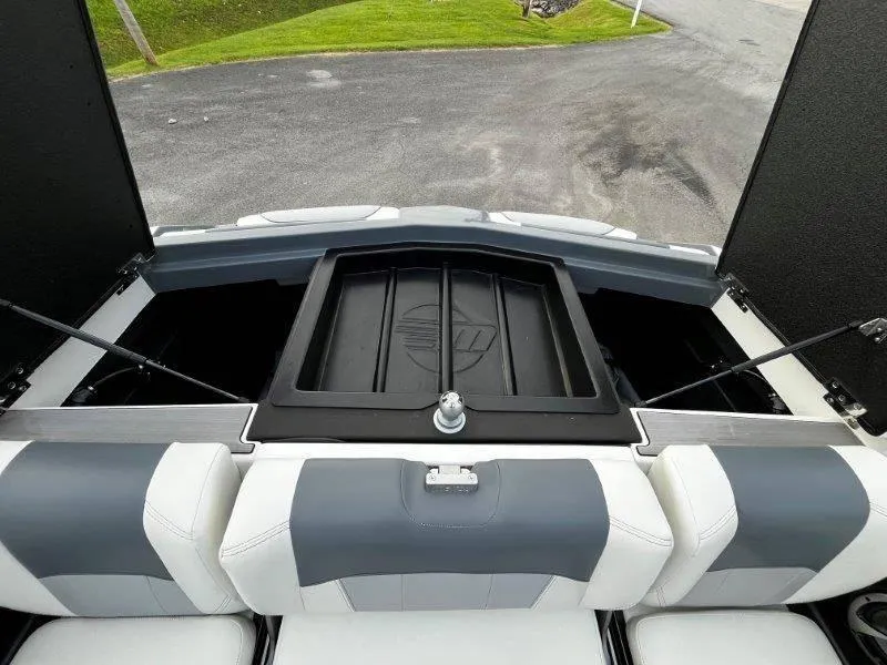 Slide: The Image of Malibu 25 LSV 2020 - 87