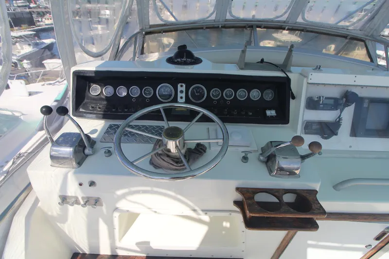 Slide: The Image of Bertram 42 Convertible 1977 - 11