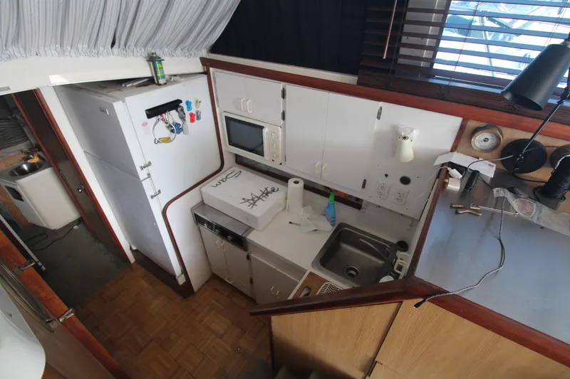 Slide: The Image of Bertram 42 Convertible 1977 - 23