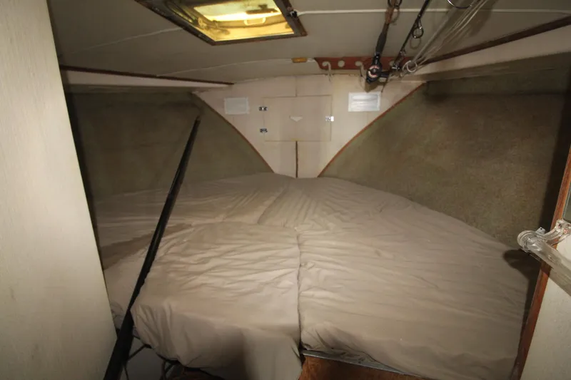 Slide: The Image of Bertram 42 Convertible 1977 - 26