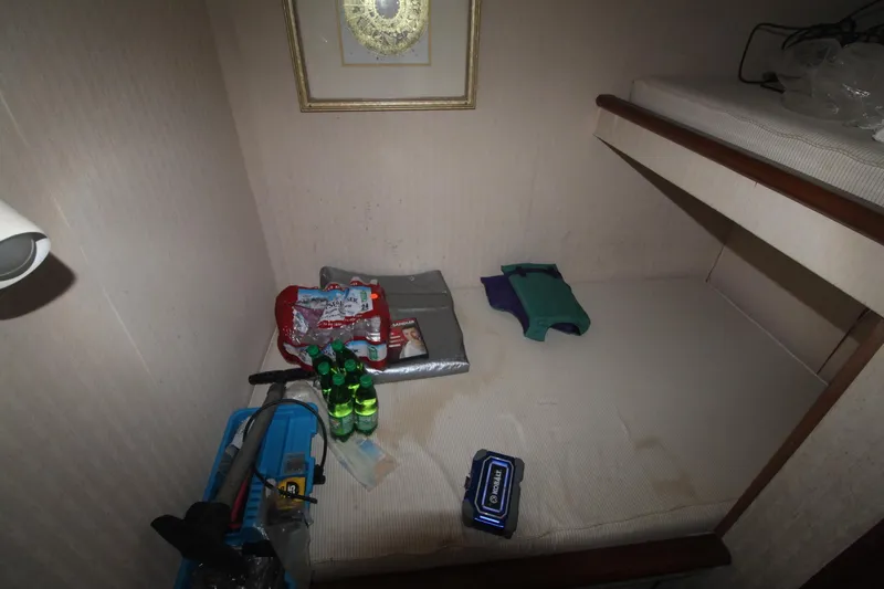 Slide: The Image of Bertram 42 Convertible 1977 - 29