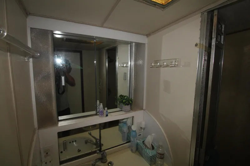 Slide: The Image of Bertram 42 Convertible 1977 - 30