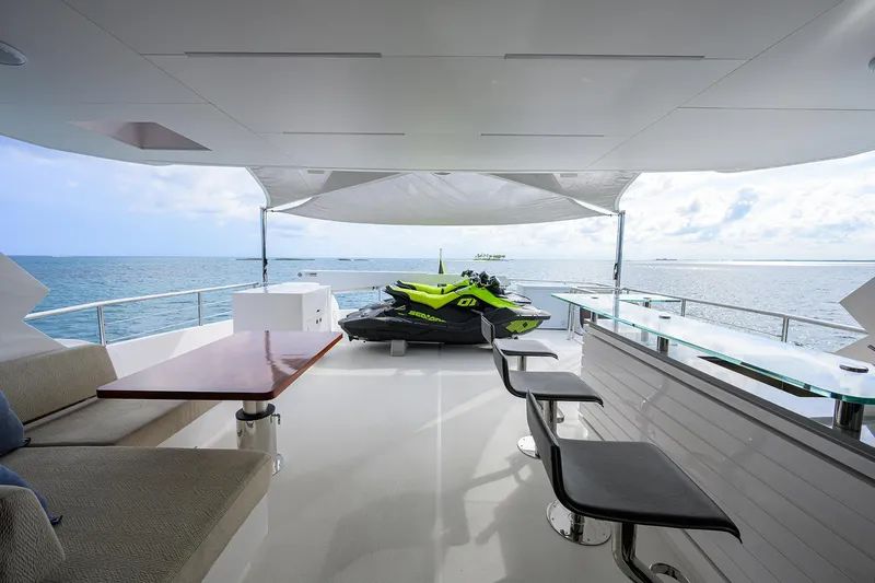 Slide: The Image of Horizon 90 Aqua Life - Exterior Skylounge Aft - 116