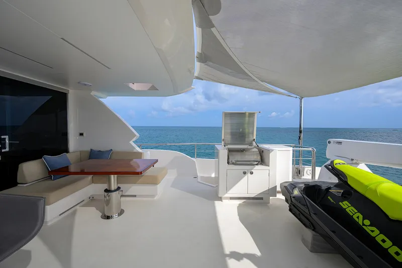 Slide: The Image of Horizon 90 Aqua Life - Exterior Skylounge Aft - 119