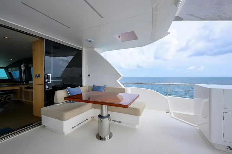 Slide: The Image of Horizon 90 Aqua Life - Exterior Skylounge Aft - 123