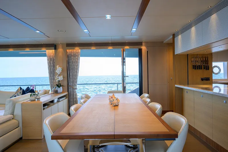 Slide: The Image of Horizon 90 Aqua Life - Interior Dinning - 13