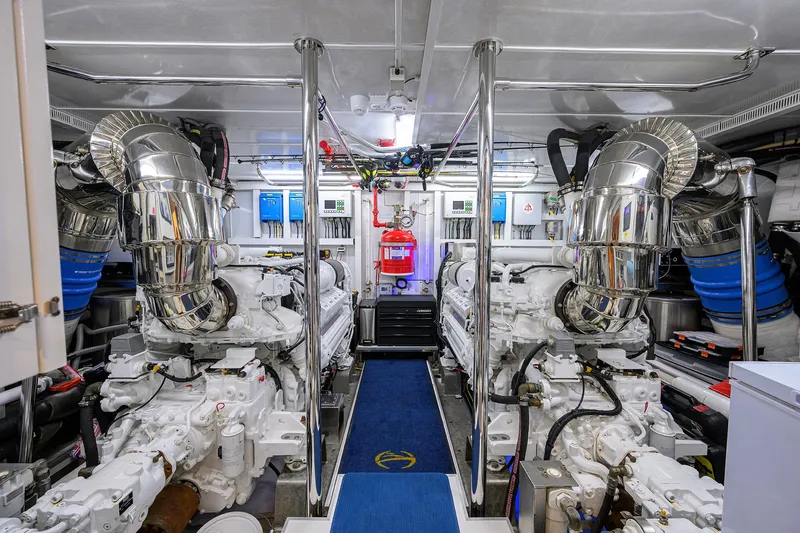 Slide: The Image of Horizon 90 Aqua Life - Engine Room - 140