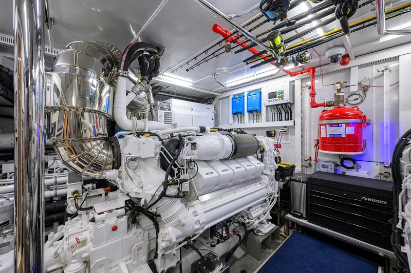 Slide: The Image of Horizon 90 Aqua Life - Engine Room - 142