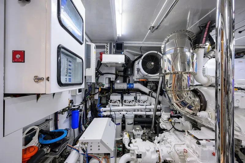 Slide: The Image of Horizon 90 Aqua Life - Engine Room - 143