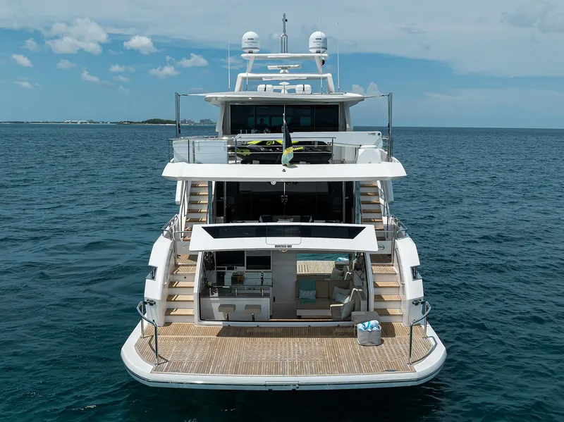 Slide: The Image of Horizon 90 Aqua Life - Exterior Profile - 153