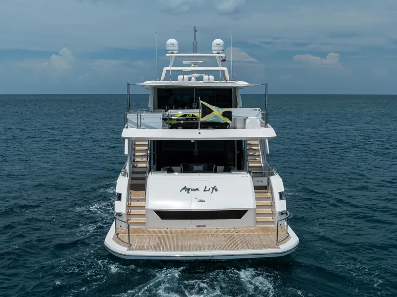 Slide: The Image of Horizon 90 Aqua Life - Exterior Profile - 162