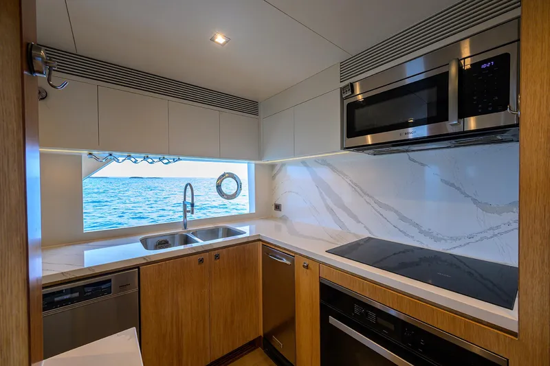 Slide: The Image of Horizon 90 Aqua Life - Interior Galley - 23