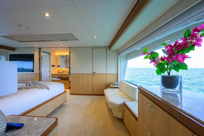 Slide: The Image of Horizon 90 Aqua Life - Interior Master Stateroom - 29