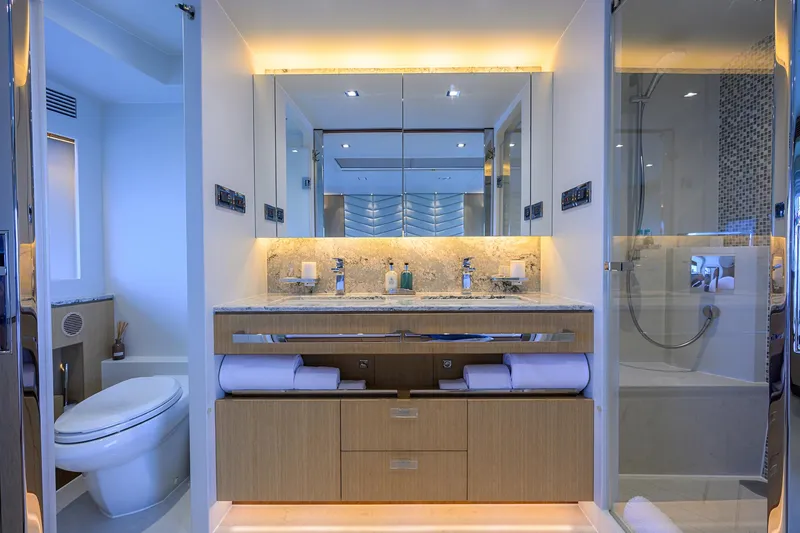 Slide: The Image of Horizon 90 Aqua Life - Interior Master Stateroom Head - 36