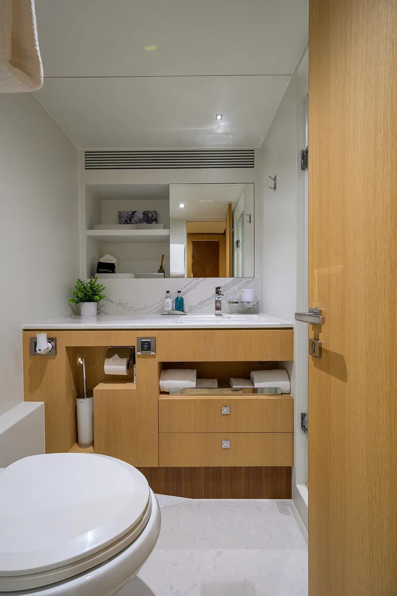 Slide: The Image of Horizon 90 Aqua Life - Interior Forward Guest Stateroom Head - 68