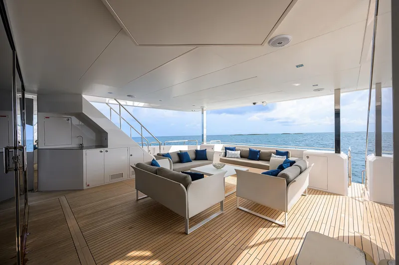 Slide: The Image of Horizon 90 Aqua Life - Exterior Aft Deck - 79