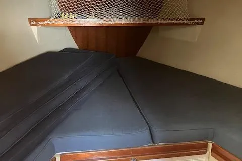 Slide: The Image of dinghy on trailer - 32