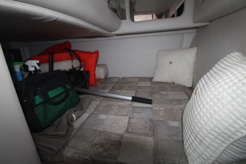 Slide: The Image of Crownline Boats 250 CR 2005 - 20