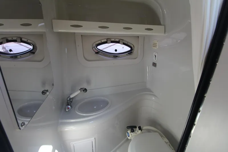 Slide: The Image of Crownline Boats 250 CR 2005 - 21