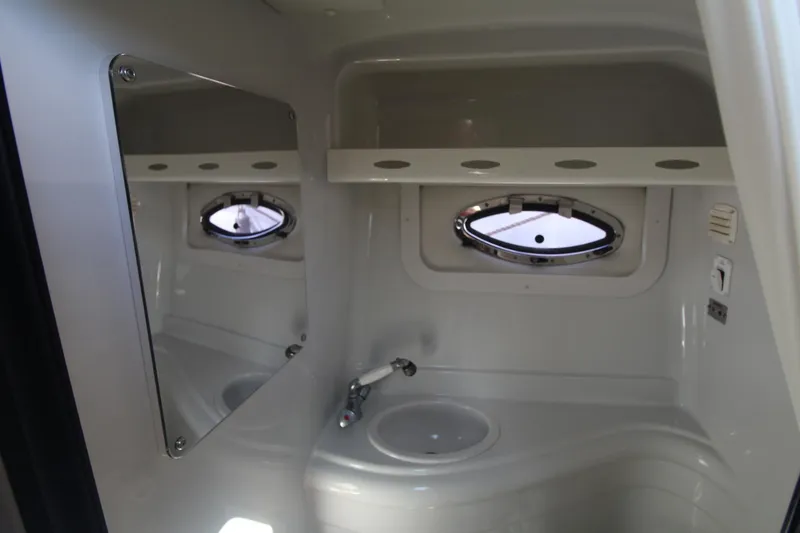 Slide: The Image of Crownline Boats 250 CR 2005 - 22